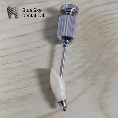 satın al Tek veya çoklu diş restorasyonları için beyaz freze zirkonya abutment online manufacture
